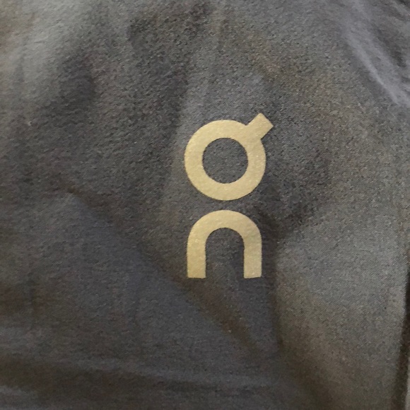 On Cloud tank top - Picture 3 of 4